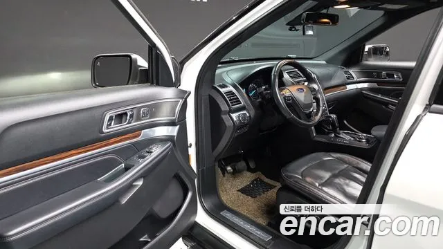 Ford Explorer 2018 — фото 11
