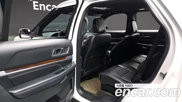 Ford Explorer 2018 — фото 12