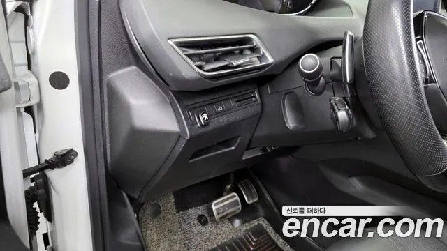 Peugeot 5008 2021 — фото 17