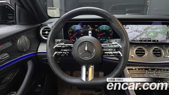 Mercedes-Benz E-Class 2023 — фото 13