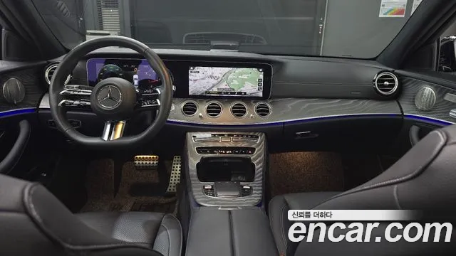Mercedes-Benz E-Class 2023 — фото 18