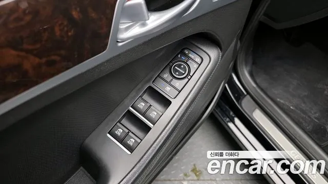 Hyundai Genesis 2016 — фото 18