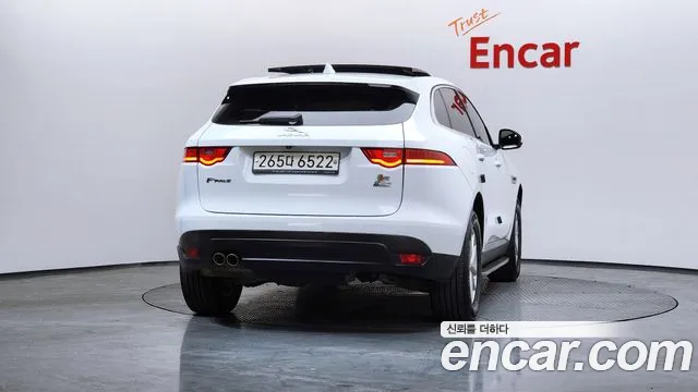 Jaguar F-PACE 2018 — фото 4