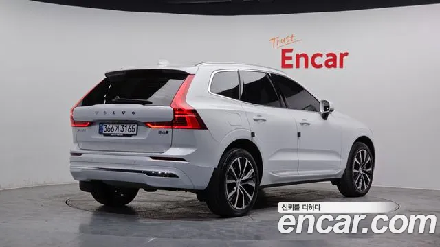 Volvo XC60 2025 — фото 2