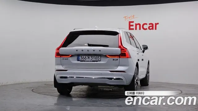 Volvo XC60 2025 — фото 4