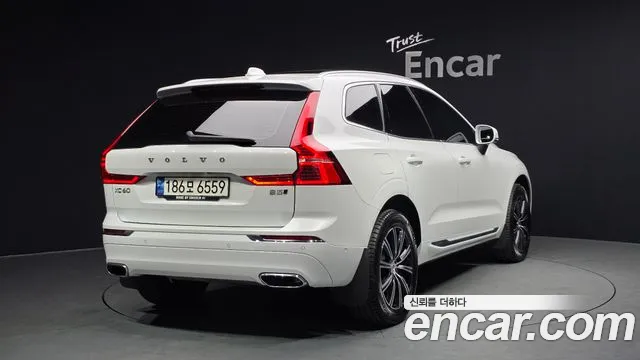 Volvo XC60 2021 — фото 2