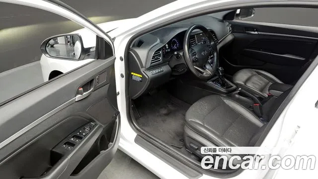 Hyundai AVANTE 2019 — фото 12