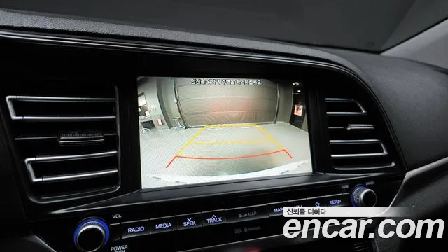 Hyundai AVANTE 2019 — фото 15