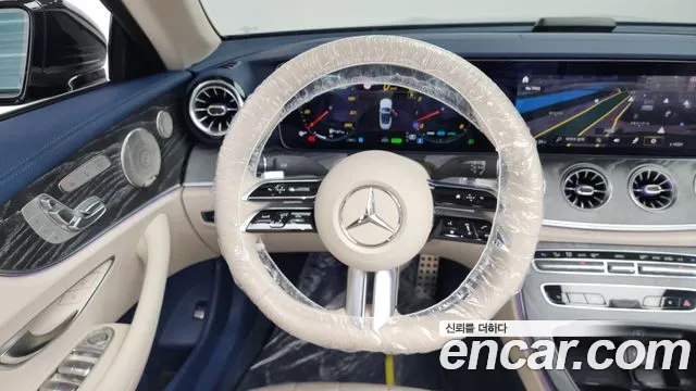 Mercedes-Benz E-Class 2023 — фото 13