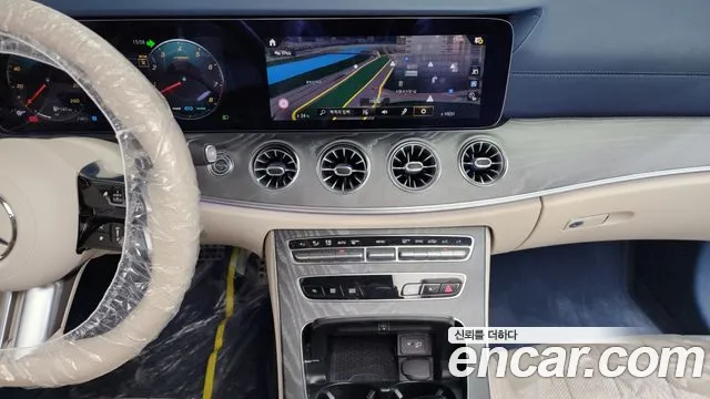 Mercedes-Benz E-Class 2023 — фото 15