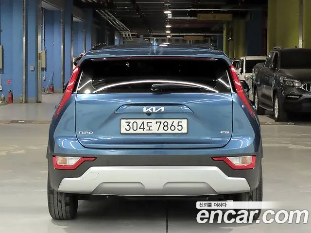 Kia Niro 2023 — фото 4