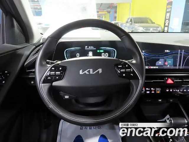 Kia Niro 2023 — фото 7