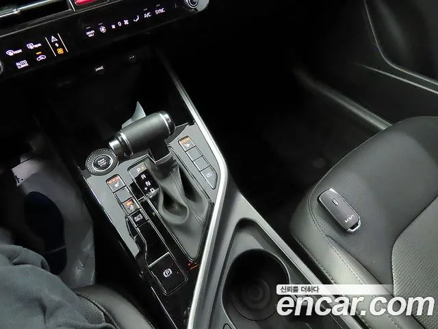 Kia Niro 2023 — фото 9