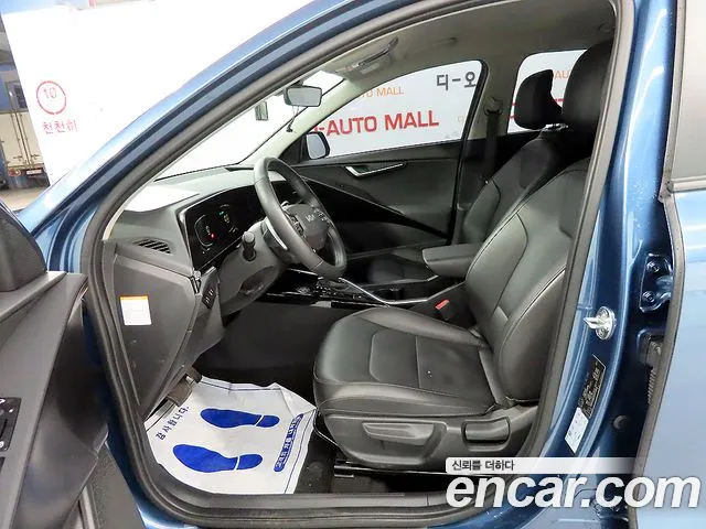 Kia Niro 2023 — фото 10
