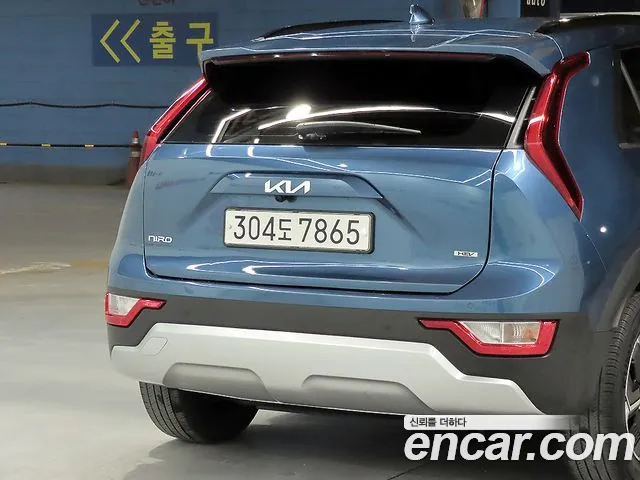 Kia Niro 2023 — фото 20