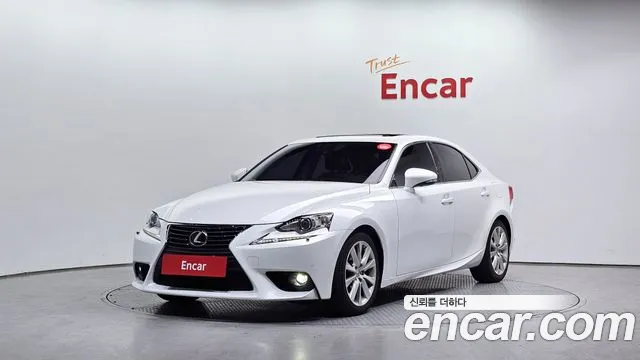 Lexus IS 2015 — фото 1