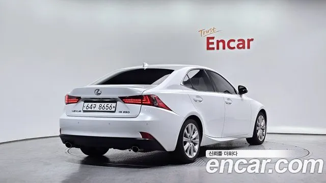 Lexus IS 2015 — фото 2