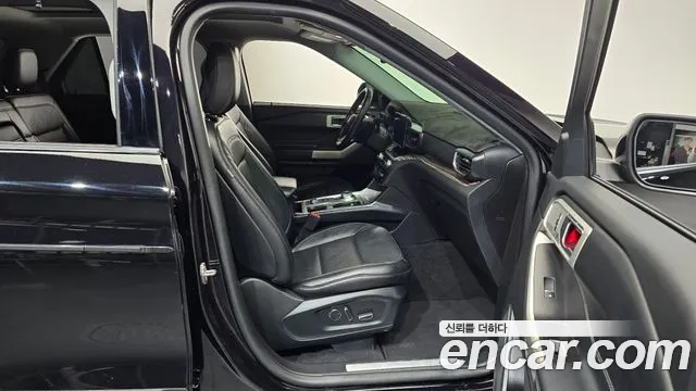Ford Explorer 2020 — фото 11