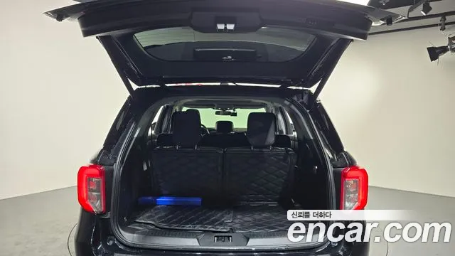 Ford Explorer 2020 — фото 20