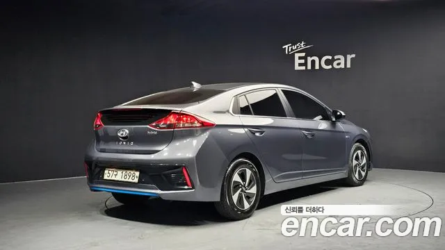 Hyundai Ioniq 2019 — фото 2