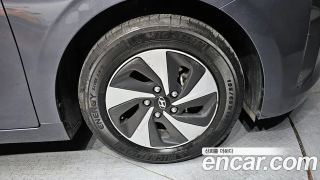Hyundai Ioniq 2019 — фото 5