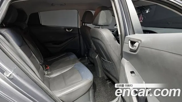 Hyundai Ioniq 2019 — фото 11