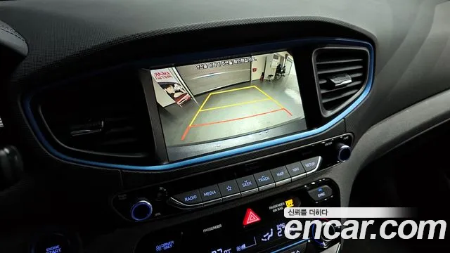 Hyundai Ioniq 2019 — фото 17