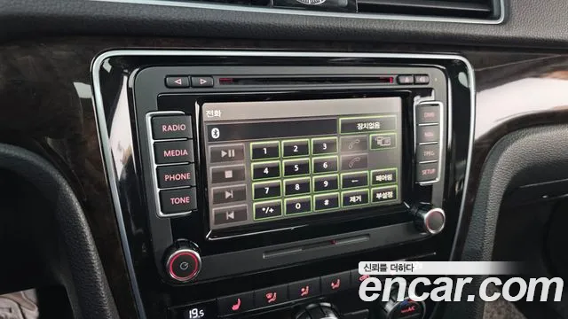 Volkswagen Passat 2014 — фото 15
