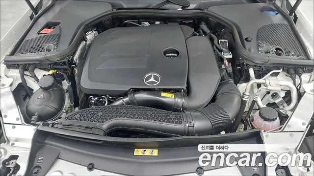 Mercedes-Benz E-Class 2023 — фото 6