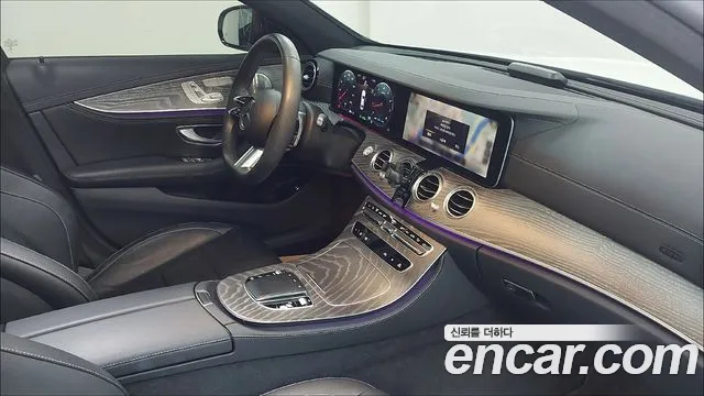 Mercedes-Benz E-Class 2023 — фото 9