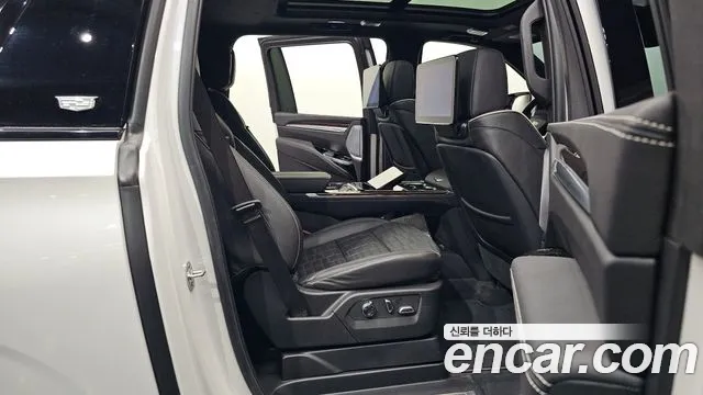 Cadillac Escalade 2025 — фото 12