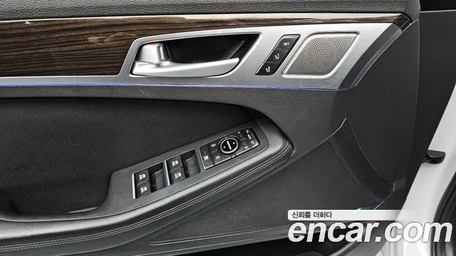 Genesis G80 2017 — фото 19