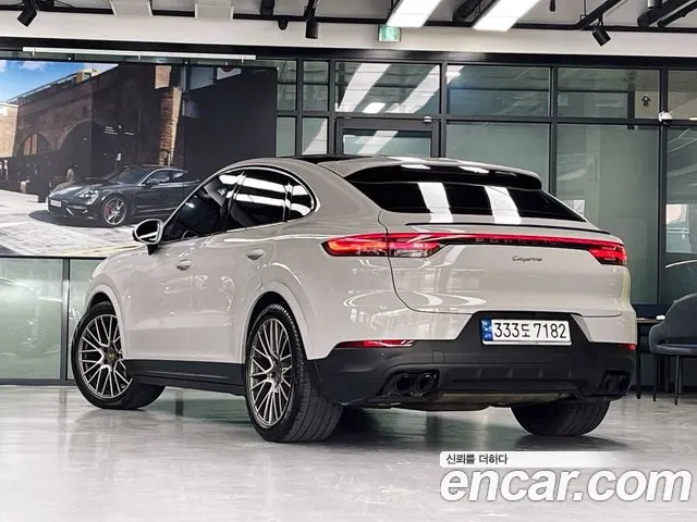 Porsche Cayenne 2022 — фото 19