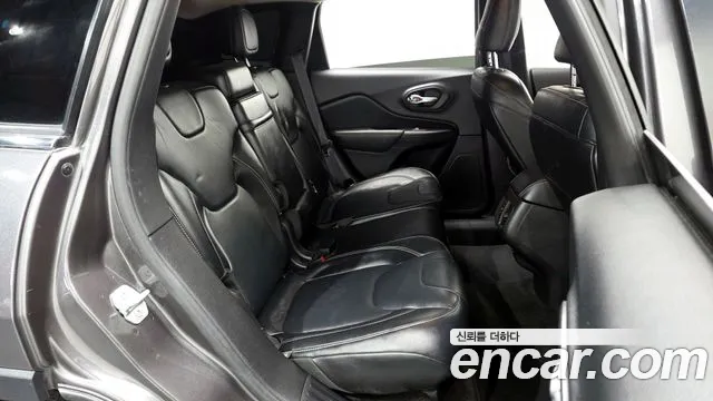 Jeep Cherokee 2014 — фото 12