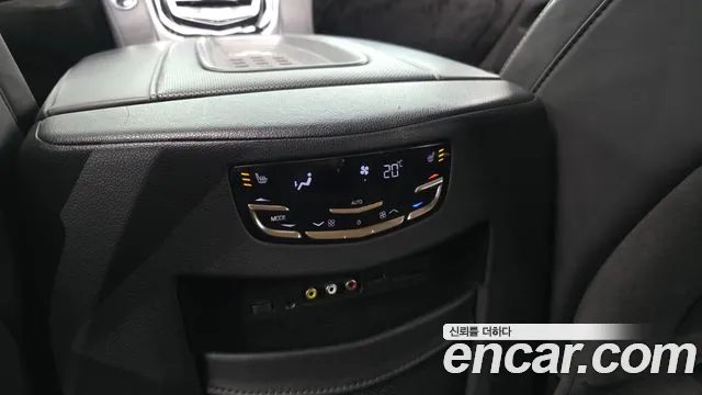Cadillac Escalade 2016 — фото 18