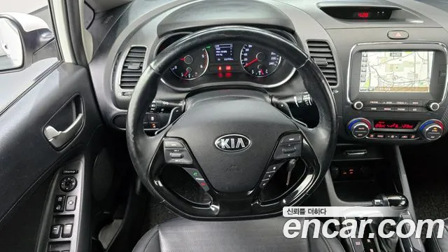 Kia K3 2016 — фото 14