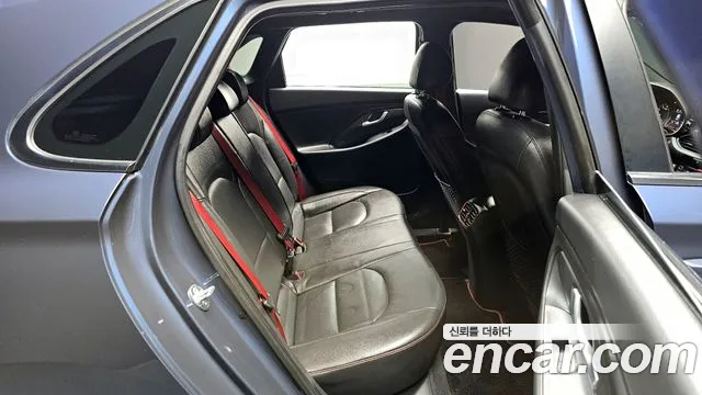 Hyundai i30 2018 — фото 11