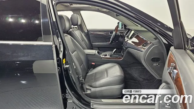 Hyundai Equus 2015 — фото 8