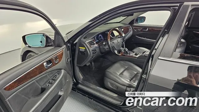Hyundai Equus 2015 — фото 9