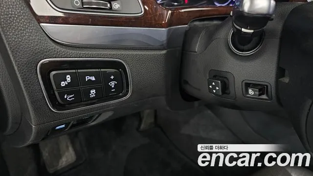 Hyundai Equus 2015 — фото 14