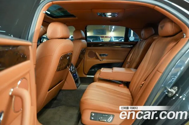Bentley Flying Spur 2016 — фото 11