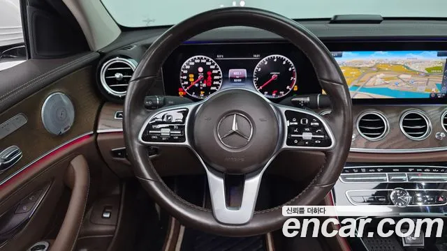 Mercedes-Benz E-Class 2019 — фото 13