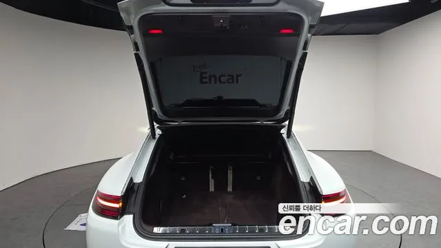 Porsche Panamera 2018 — фото 19