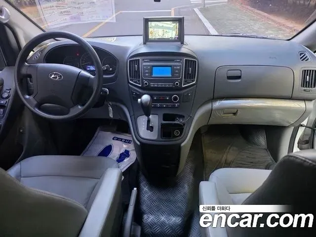 Hyundai Starex 2017 — фото 9