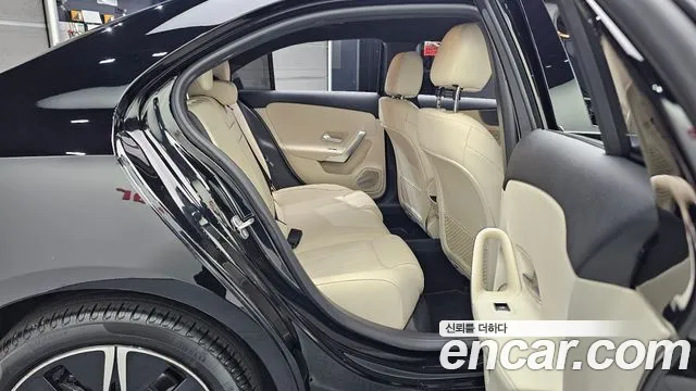Mercedes-Benz A-Class 2025 — фото 12