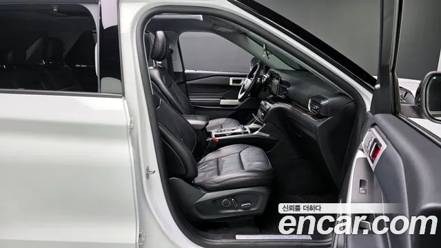 Ford Explorer 2020 — фото 10