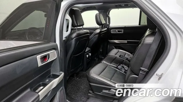 Ford Explorer 2020 — фото 12