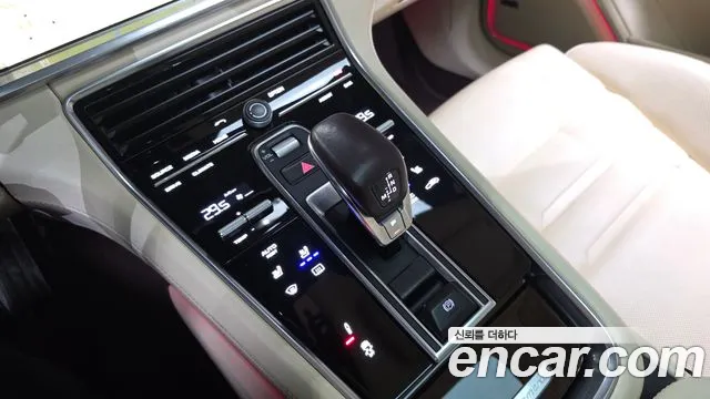 Porsche Panamera 2017 — фото 9