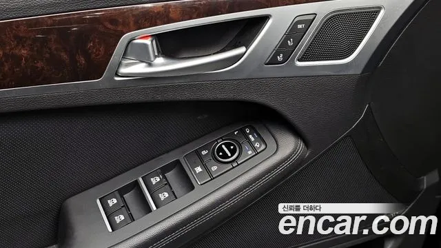 Hyundai Genesis 2016 — фото 17