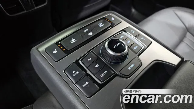 Hyundai Genesis 2016 — фото 18